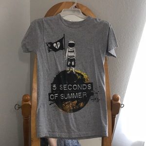 5SOS t shirt